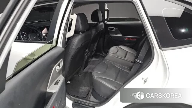 Kia Niro Plus 2022 Белый из Кореи, фото 2