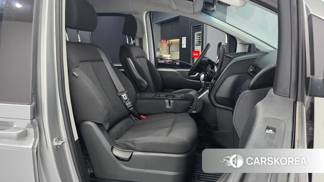 Hyundai Staria 2022 Серебряный из Кореи, фото 2