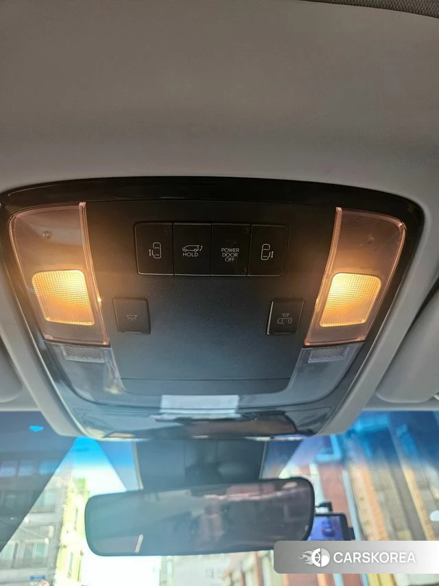Hyundai Staria 2023 Желтый из Кореи, фото 2