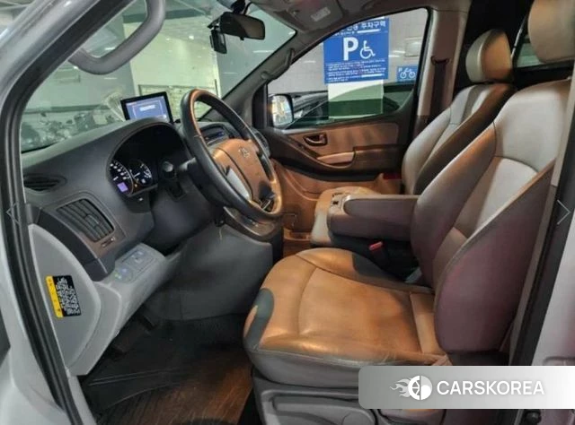 Hyundai The New Grand Starex 2021 Серебристо-серый из Кореи, фото 2