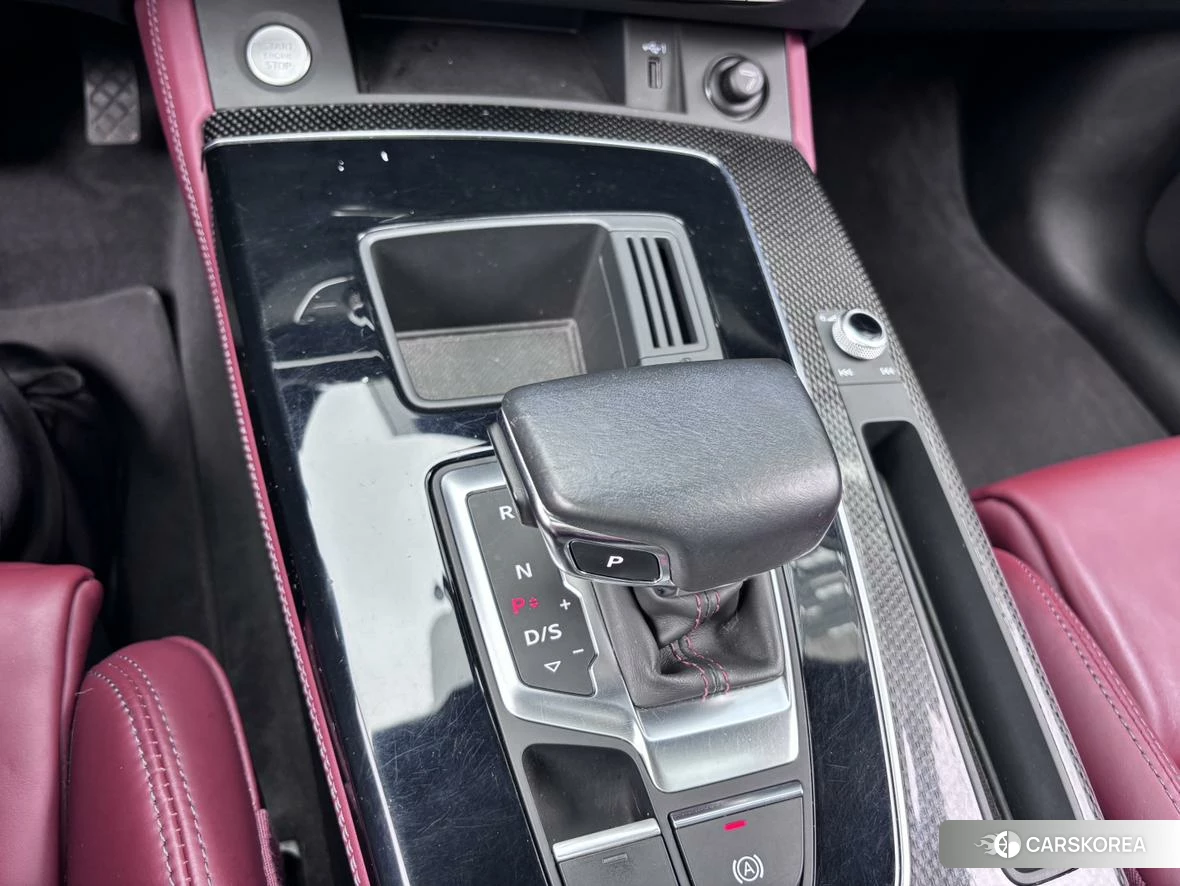 Audi Q5L Sportback 2020 Черный из Китая, фото 2