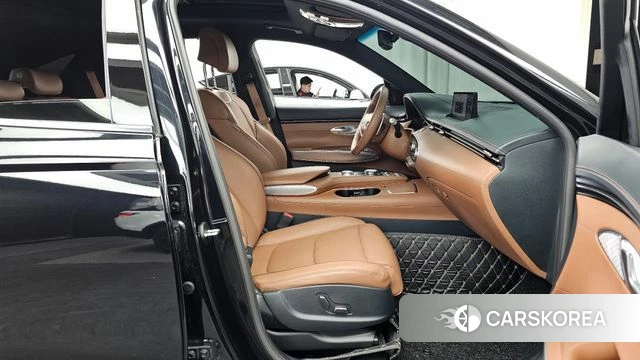 Genesis GV70 2021 Черный из Кореи, фото 2