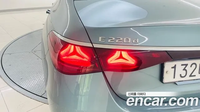 Mercedes-Benz E-Class W214 2024 Серебряный из Кореи, фото 2