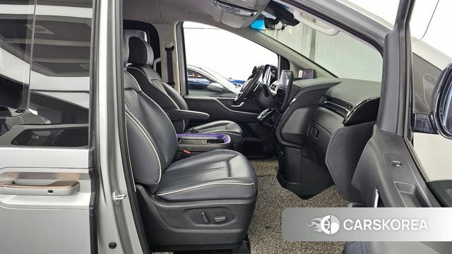 Hyundai Staria 2021 Серебряный из Кореи, фото 2