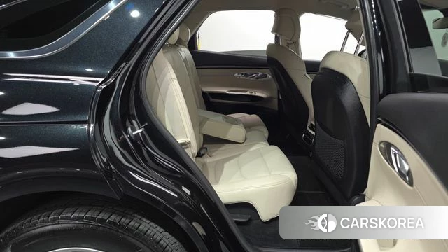 Genesis GV70 2023 Черный из Кореи, фото 2