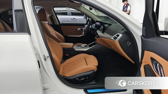BMW 3 Series (G20) 2025 Белый из Кореи, фото 2
