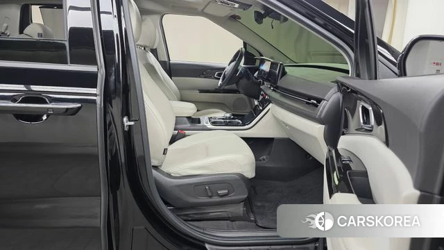 Kia Carnival 4th generation 2023 Черный из Кореи, фото 2