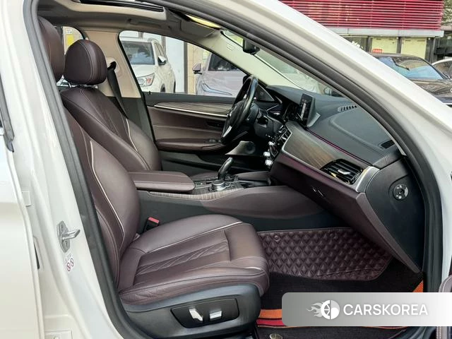 BMW 5 series PHEV 2019 Белый из Китая, фото 2