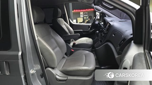 Hyundai The New Grand Starex 2018 Серебристо-серый из Кореи, фото 2