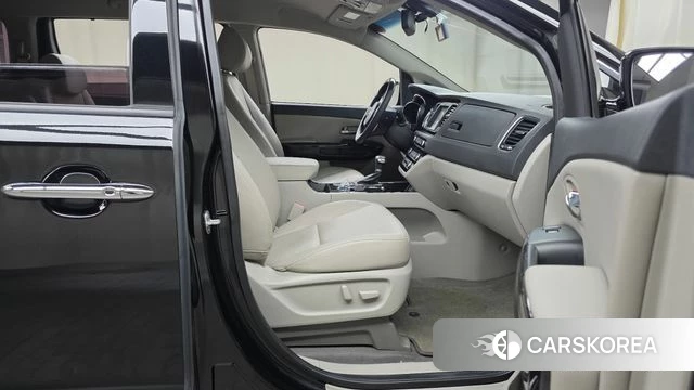 Kia The New Carnival 2018 Черный из Кореи, фото 2