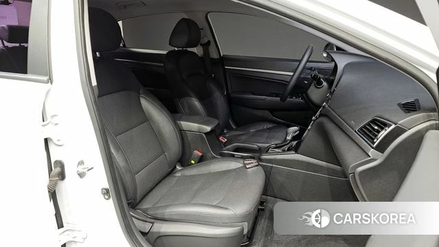 Hyundai Avante AD 2018 Белый из Кореи, фото 2