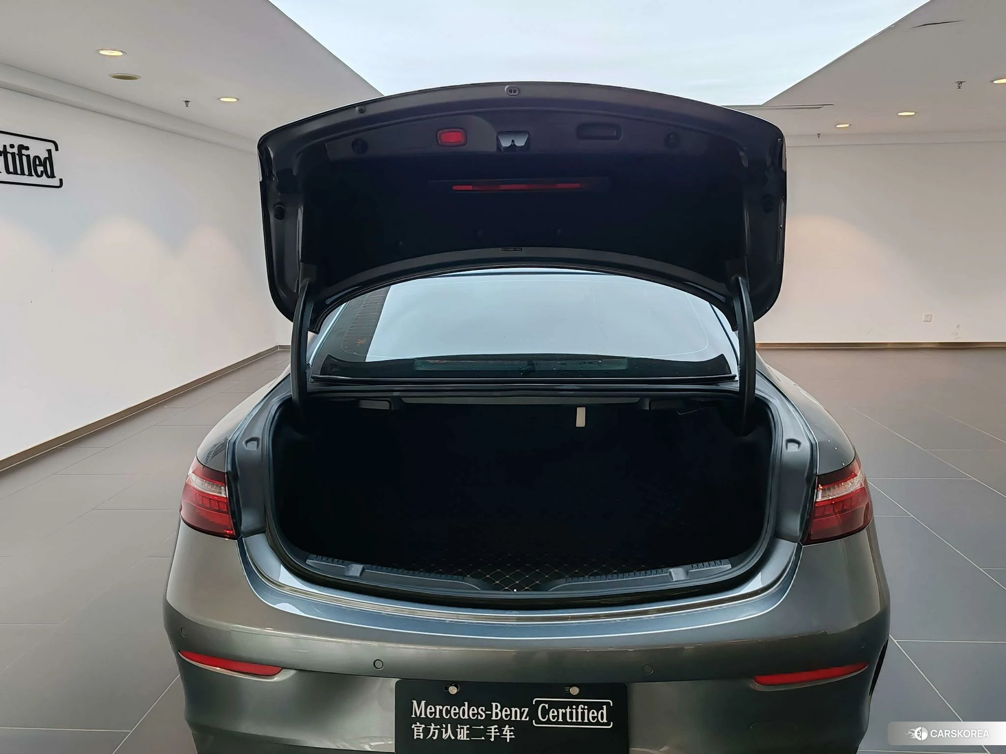 Mercedes-Benz E-class (imported) 2022 Темно-серый из Китая, фото 2