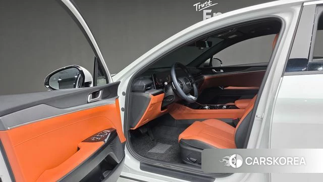 Kia The New K5 3rd generation 2025 Белый из Кореи, фото 2