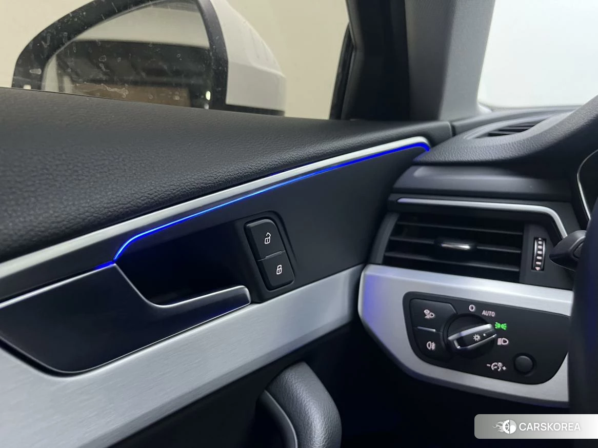 Audi A4L 2021 Белый из Китая, фото 2