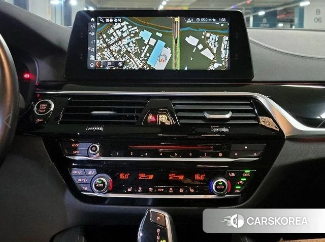 BMW 5 Series (G30) 2018 Белый из Кореи, фото 2