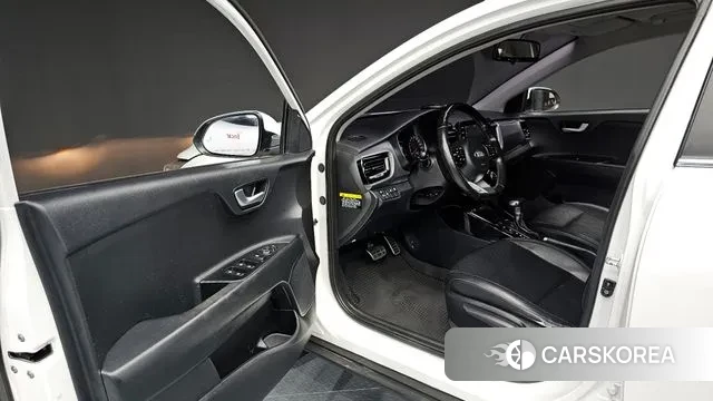 Kia Stonic 2018 Белый из Кореи, фото 2