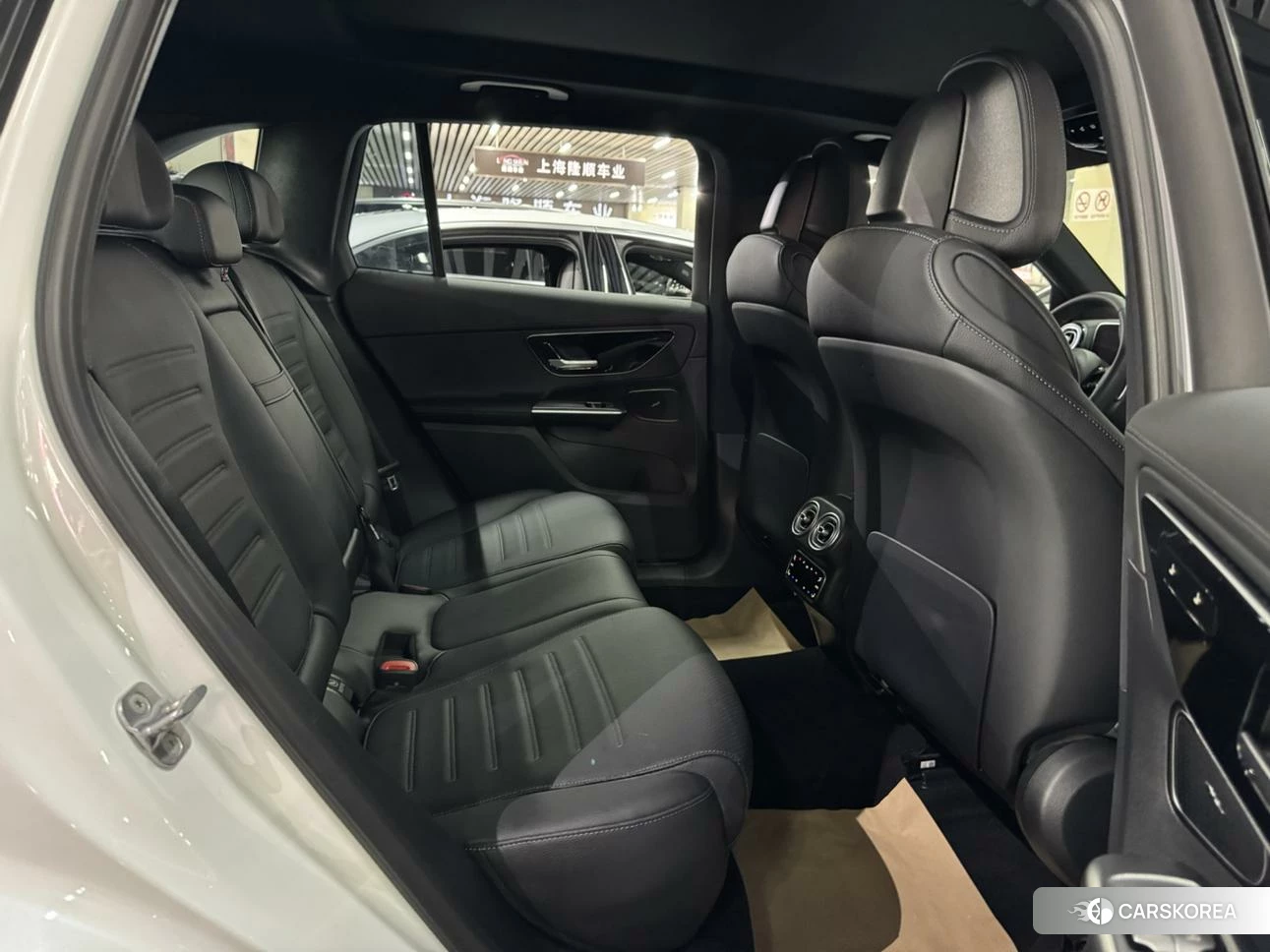 Mercedes-Benz GLC 2024 Белый из Китая, фото 2