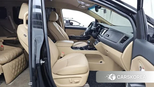 Kia The New Carnival 2019 Черный из Кореи, фото 2