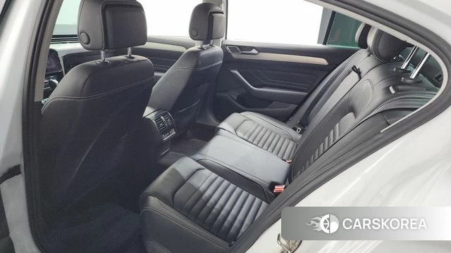 Volkswagen Passat GT (B8) 2021 Белый из Кореи, фото 2