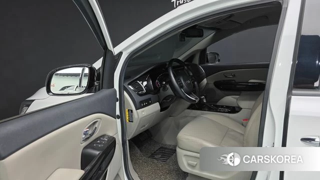 Kia The New Carnival 2018 Белый из Кореи, фото 2