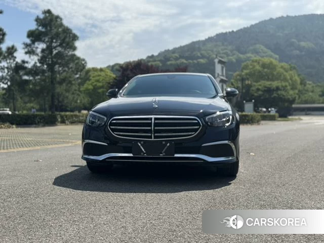 Mercedes-Benz E-class 2023 Черный из Китая, фото 2