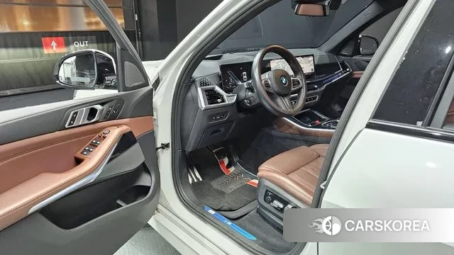 BMW X5 (G05) 2024 Белый из Кореи, фото 2