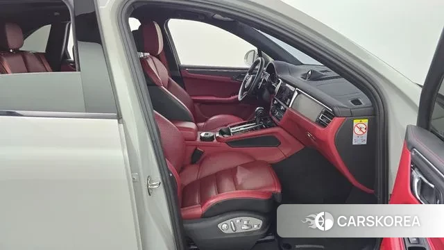 Porsche Macan 2022 Серебристо-серый из Кореи, фото 2