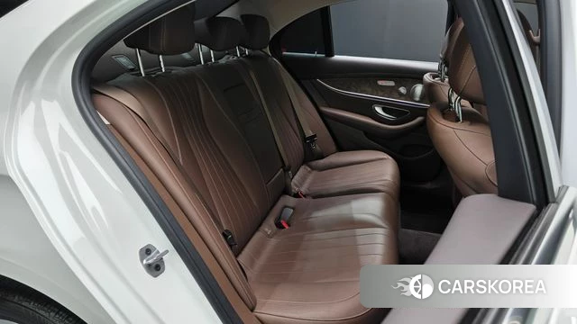 Mercedes-Benz E-Class W213 2018 Белый из Кореи, фото 2