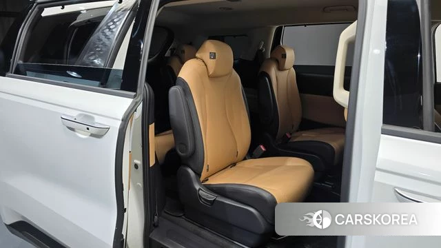 Kia Carnival 4th generation 2023 Белый из Кореи, фото 2