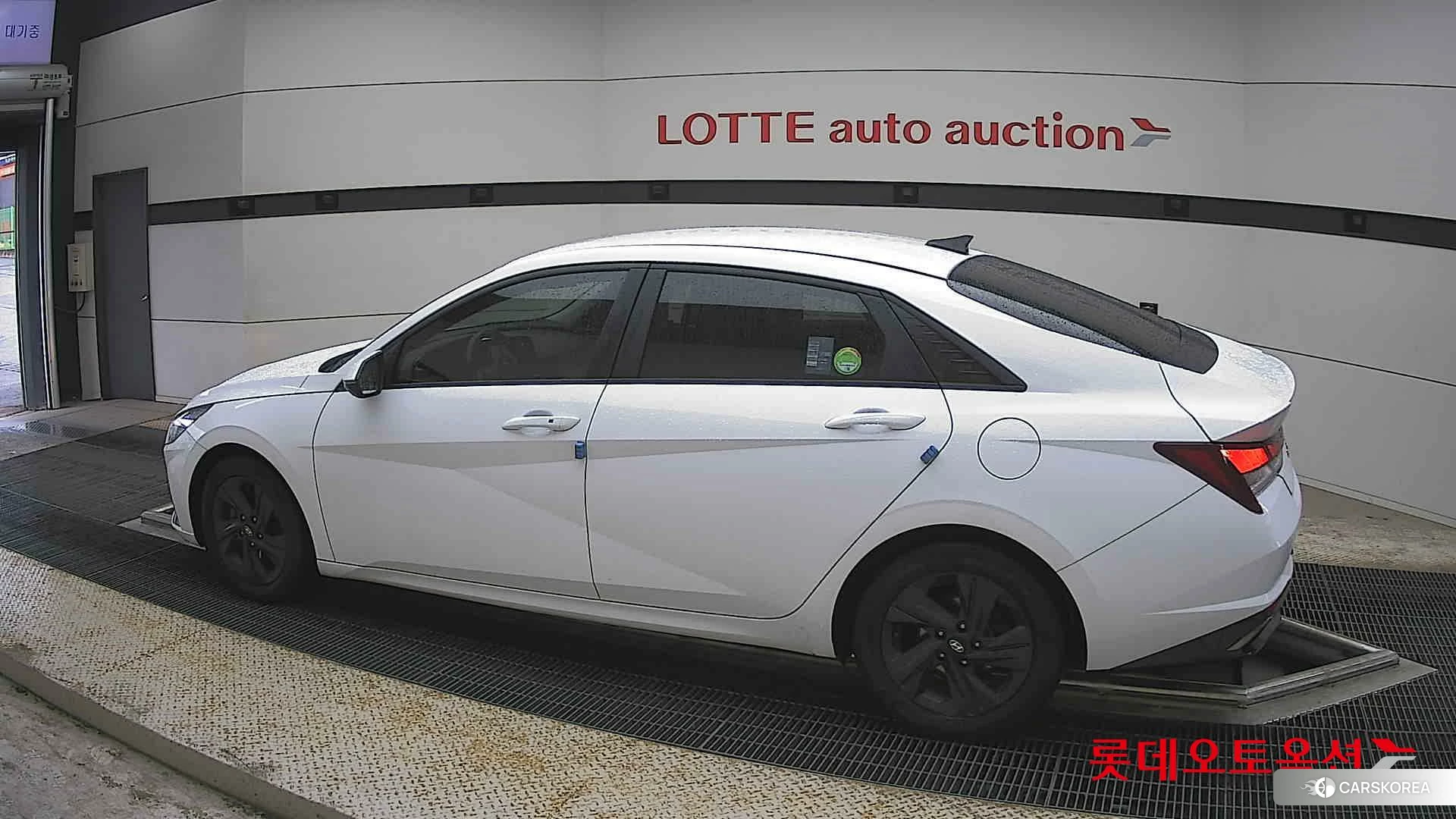 Hyundai Avante Hybrid 2022 Polar White из Кореи, фото 2