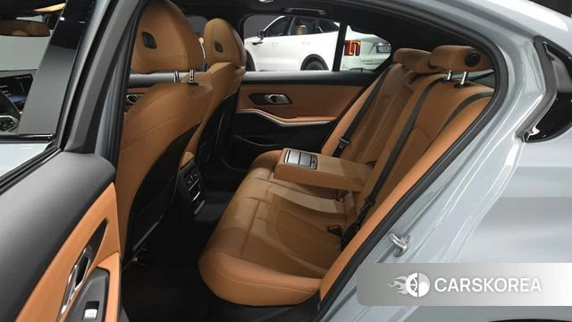 BMW 3 Series (G20) 2023 Серебристо-серый из Кореи, фото 2