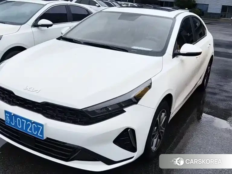 Kia K3 2023 Белый из Китая, фото 2