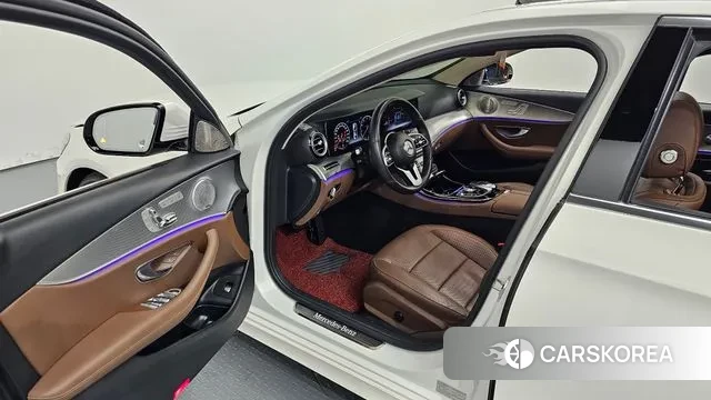 Mercedes-Benz E-Class W213 2019 Белый из Кореи, фото 2