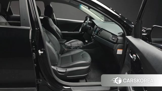 Kia Niro 2018 Черный из Кореи, фото 2