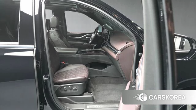 Cadillac Escalade 5th Generation 2022 Черный из Кореи, фото 2