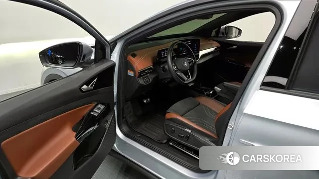 Volkswagen ID.4 2022 Серебряный из Кореи, фото 2