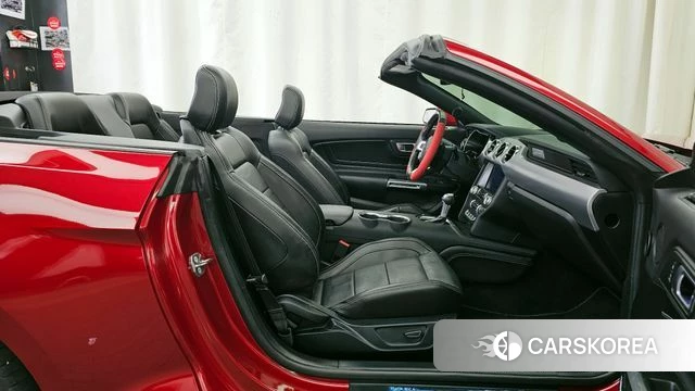 Ford Mustang 2023 Красный из Кореи, фото 2