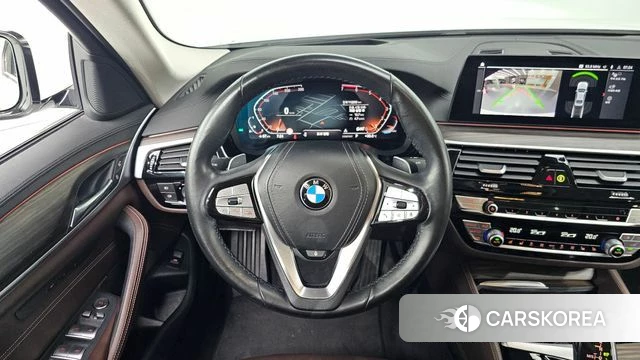 BMW 5 Series (G30) 2020 Белый из Кореи, фото 2