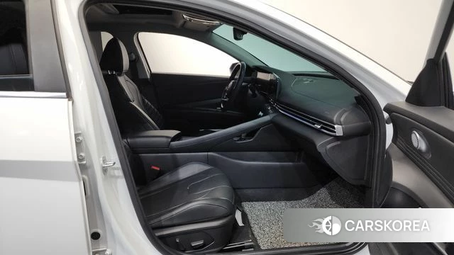 Hyundai The New Avante (CN7) 2023 Белый из Кореи, фото 2