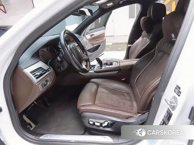 BMW 7 Series (G11) 2018 Жемчужный цвет из Кореи, фото 2