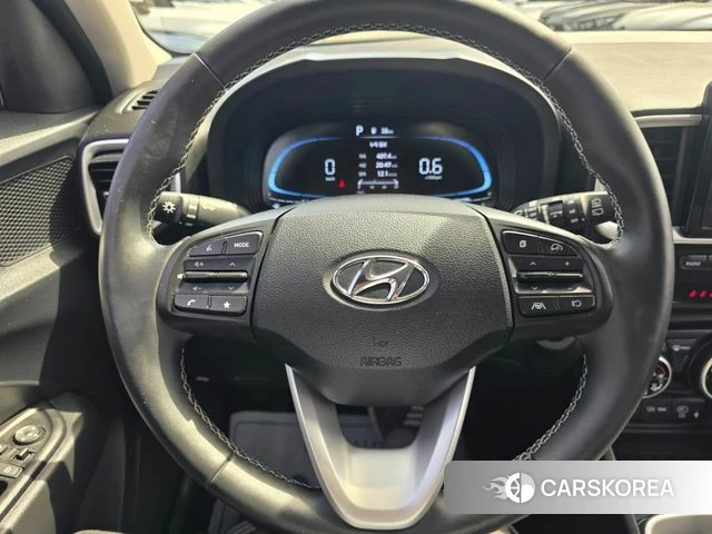 Hyundai Venue 2023 Серебристо-серый из Кореи, фото 2