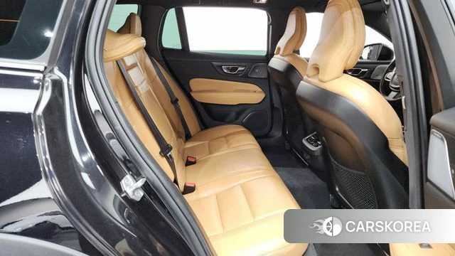 Volvo V60 Cross-Country 2nd Generation 2021 Черный из Кореи, фото 2