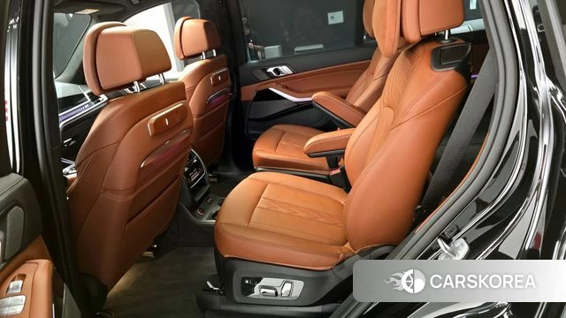 BMW X7 (G07) 2024 Черный из Кореи, фото 2
