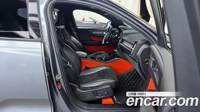 Volvo XC40 2019 Серый из Кореи, фото 2