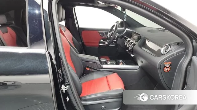 Mercedes-Benz GLA - Class H247 2023 Черный из Кореи, фото 2