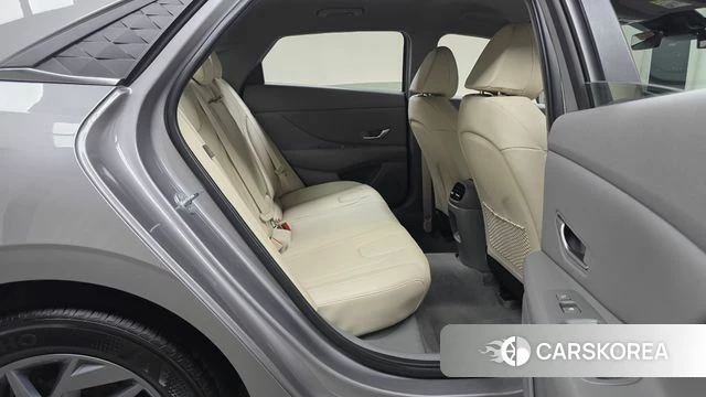 Hyundai The New Avante (CN7) 2023 Серебристо-серый из Кореи, фото 2