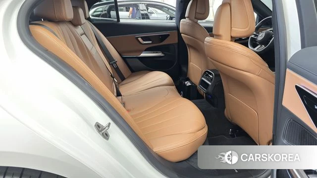 Mercedes-Benz E-Class W214 2026 Белый из Кореи, фото 2