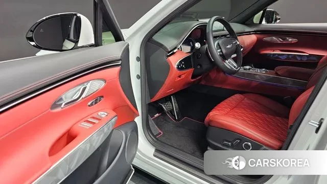 Genesis GV70 2023 Белый из Кореи, фото 2