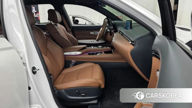 Genesis GV70 2022 Белый из Кореи, фото 2