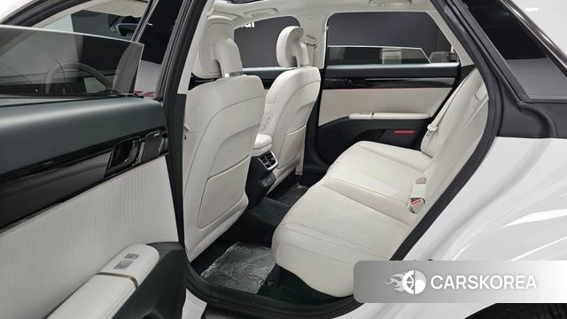 Hyundai Grandeur Hybrid (GN7) 2023 Белый из Кореи, фото 2